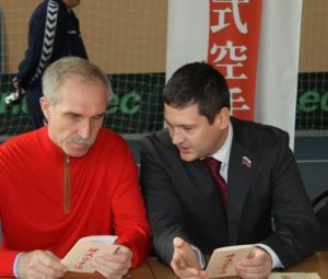 Депутат ЗСО Ростислав Эдварс пошел в разнос