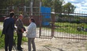 В Больших Ключищах жители жалуются на мини-завод по переработке сырой нефти