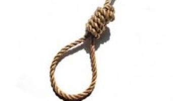 Удавился шнурком от ботинок