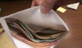 Ульяновские полицейские задержали судебного пристава при получении взятки