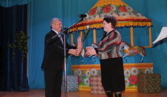 Учителя школ искусств города приняли поздравления с профессиональным праздником