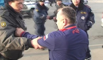 Пьяные нарушители оказывают сопротивление сотрудникам ГИБДД