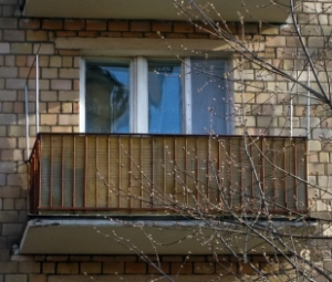 Выкинул собутыльника с балкона 8 этажа