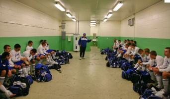 Нужна хотя бы раздевалка