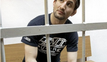 Мирзаева приговорили к 2 годам. Освобождают в суде