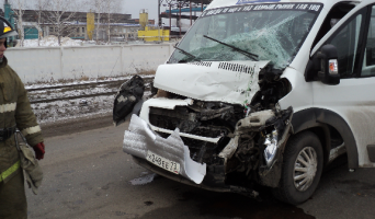 Пять человек пострадали в ДТП маршрутки с грузовиком в Ульяновске