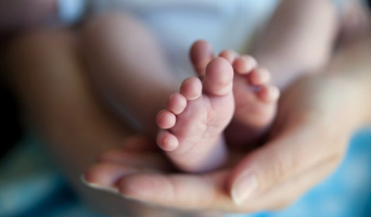 Главврач роддома, пытавшаяся продать ребенка, была членом преступной группы