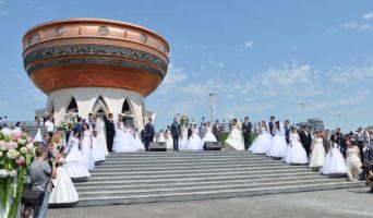 В Казани открылся новый дворец бракосочетаний