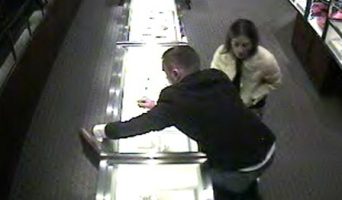 В Чебоксарах задержан ульяновец, ограбивший ювелирный салон