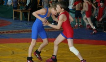 Сборная Ульяновской области по вольной борьбе вернулась из Арзамаса