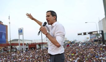 Гуайдо признал неудачу попытки свержения Мадуро